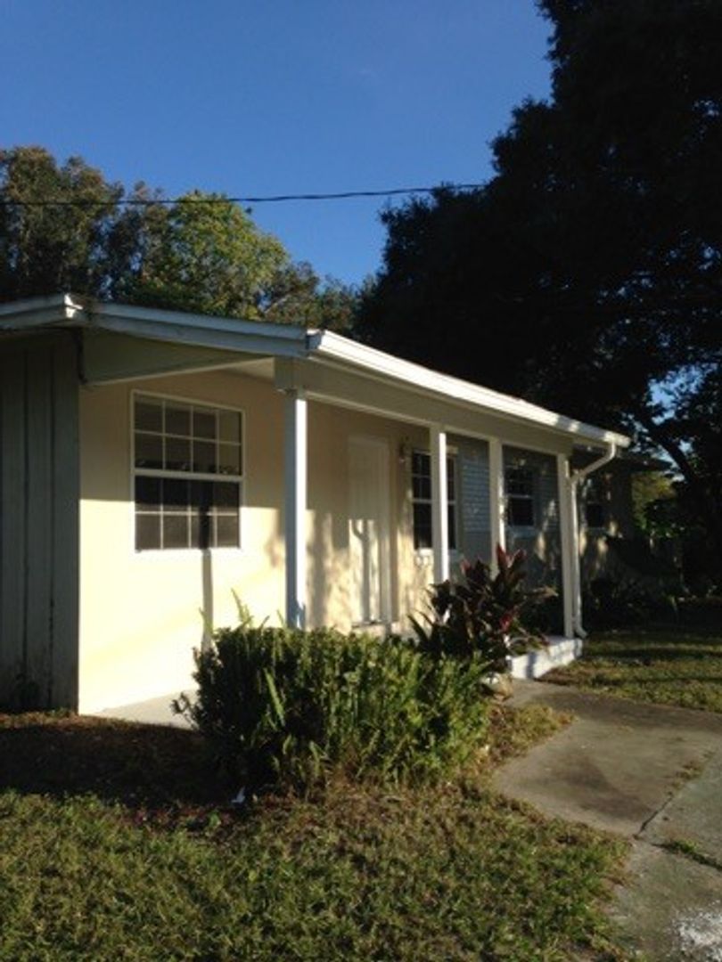 ALTAMONTE SPRINGS House: 169 Dahlia Dr.