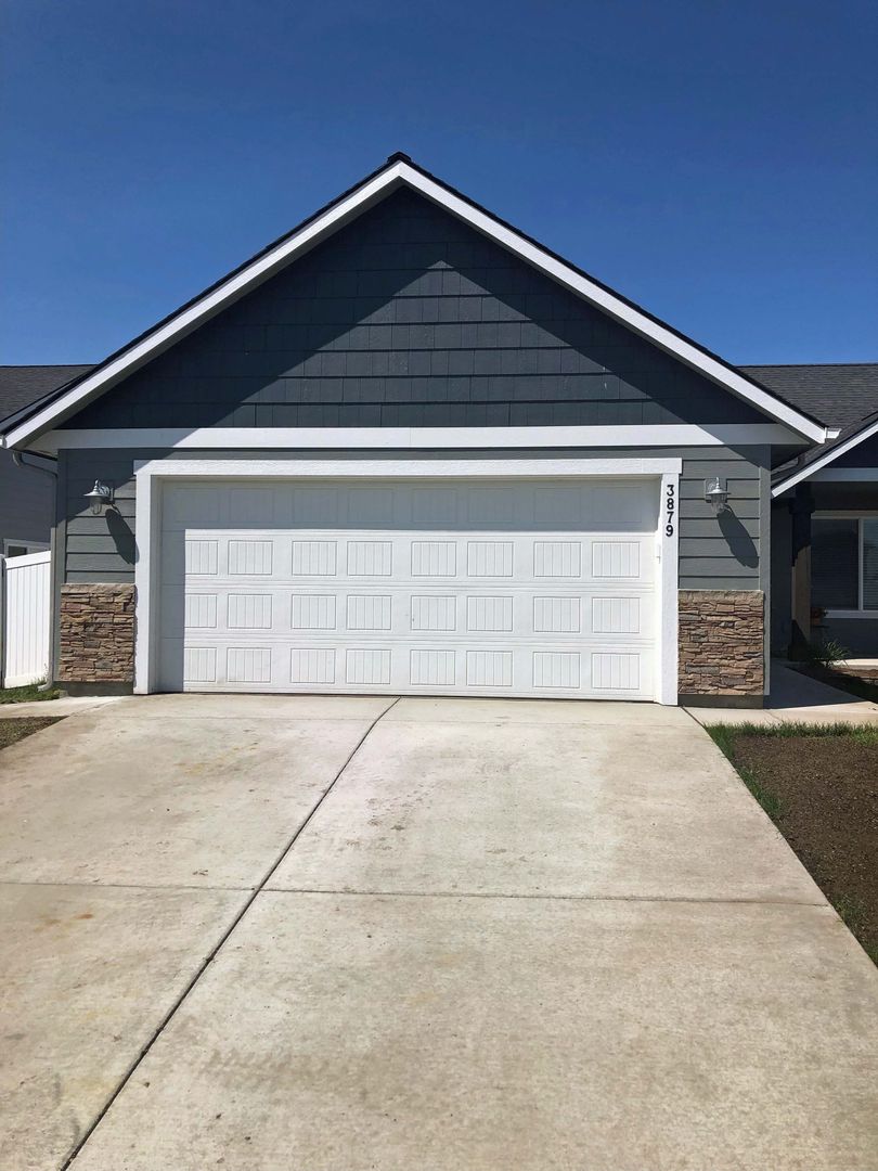 Post Falls House: 3879 N Abel Lane