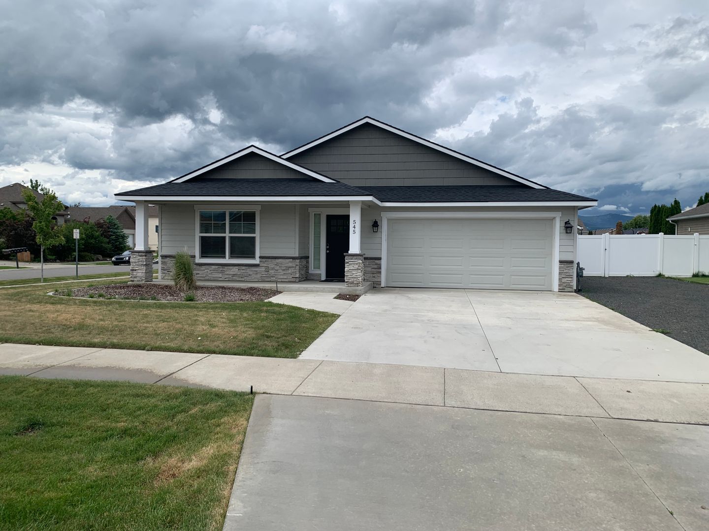 Post Falls House: 545 W Ashworth Lane