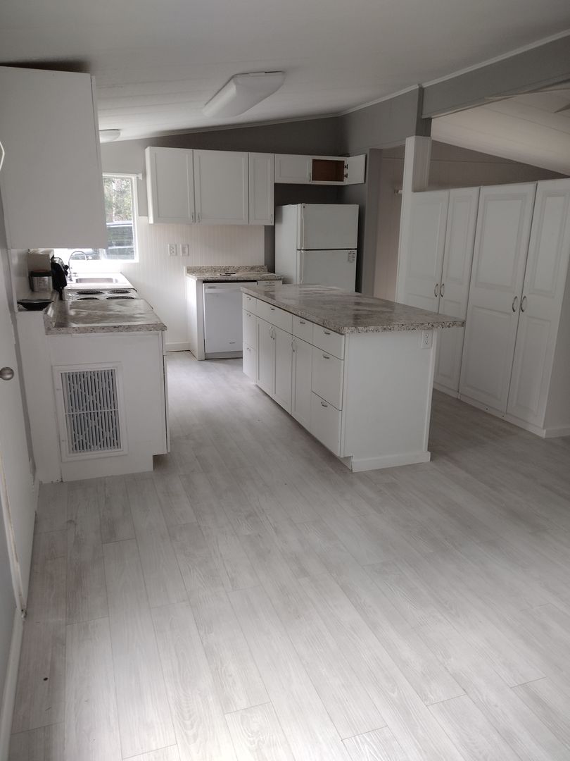 Inverness House: 3199 Quail Ct