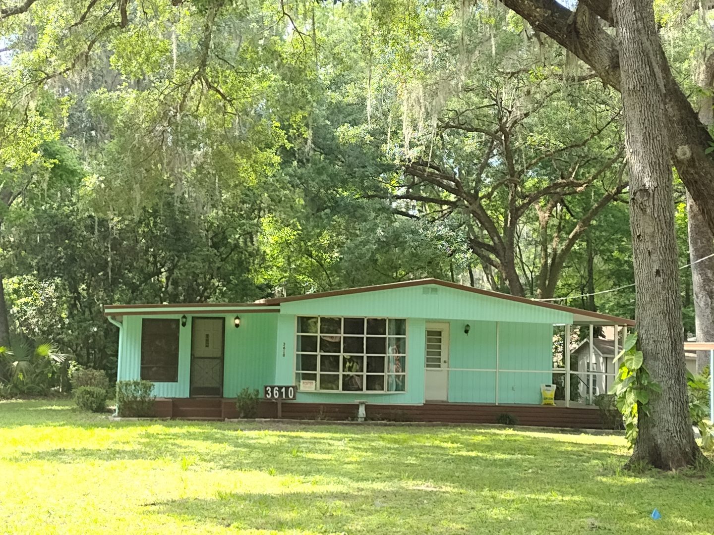 Lake Panasoffkee House: 3610 CR 406 RD