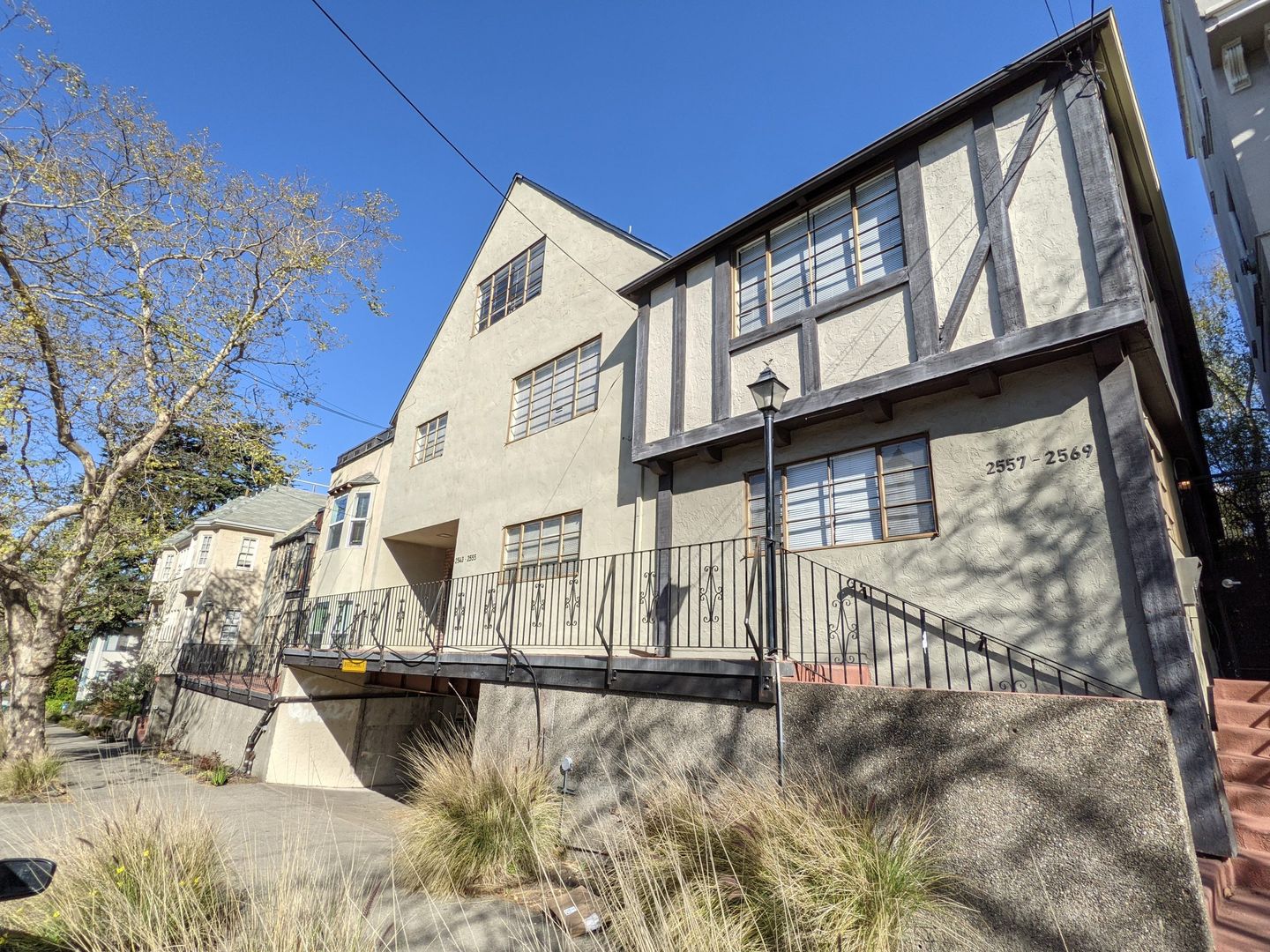 Berkeley Apartment: 2541-2569 Le Conte Avenue