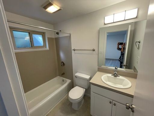 Eastlake Remodeled 1 br – photo 1