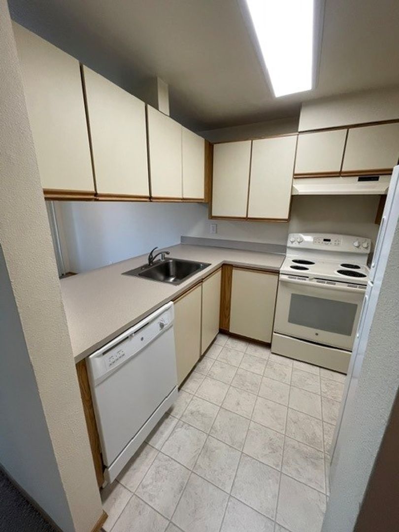(4K) Kimberly Apartments 5 of 12