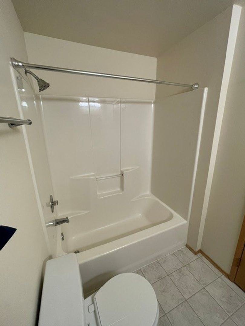 (4K) Kimberly Apartments 9 of 12