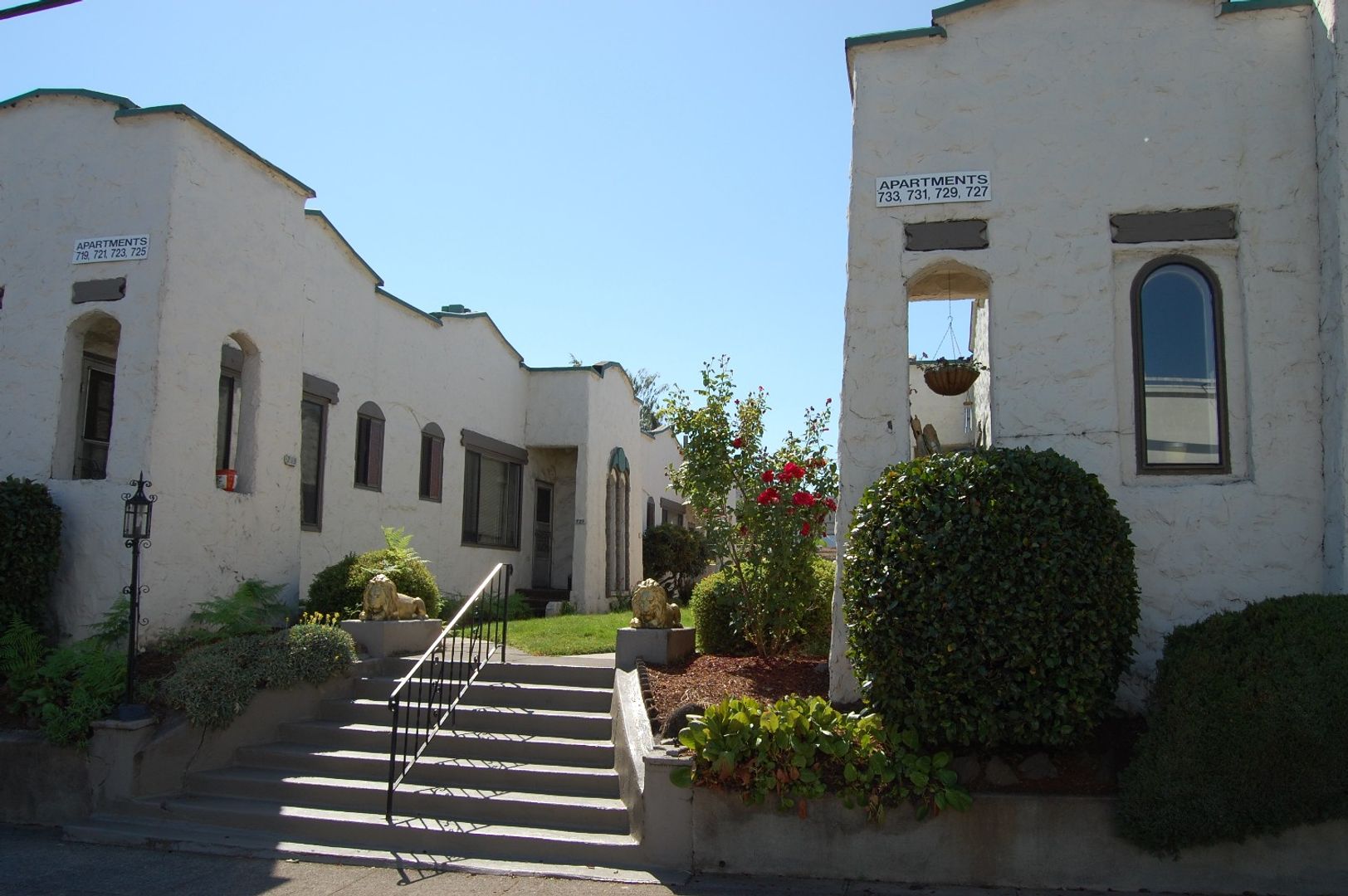 Portland Apartment: 703-733 NE 21St