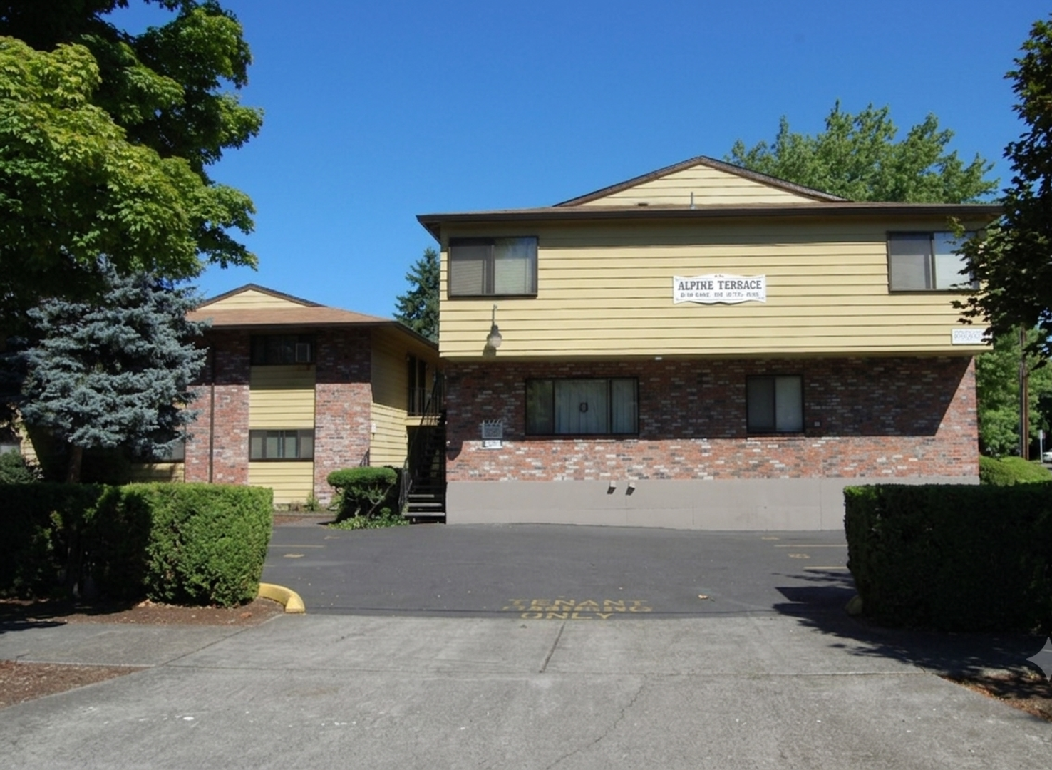 Portland Apartment: 614-642 SE 27Th
