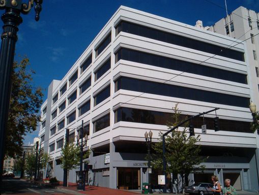 Yamhill Plaza – photo 1