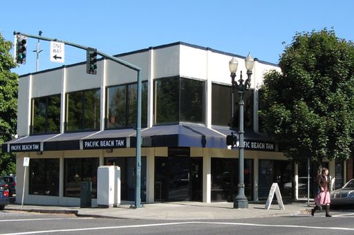 10th & NE Broadway – photo 1