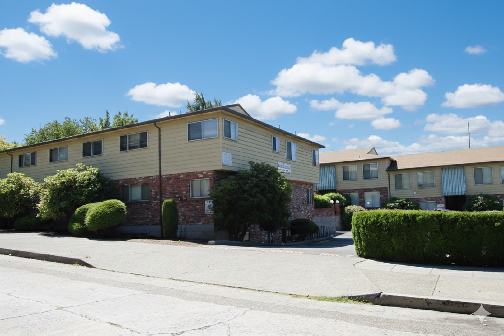 Portland Apartment: 6028-6078 E. Burnside