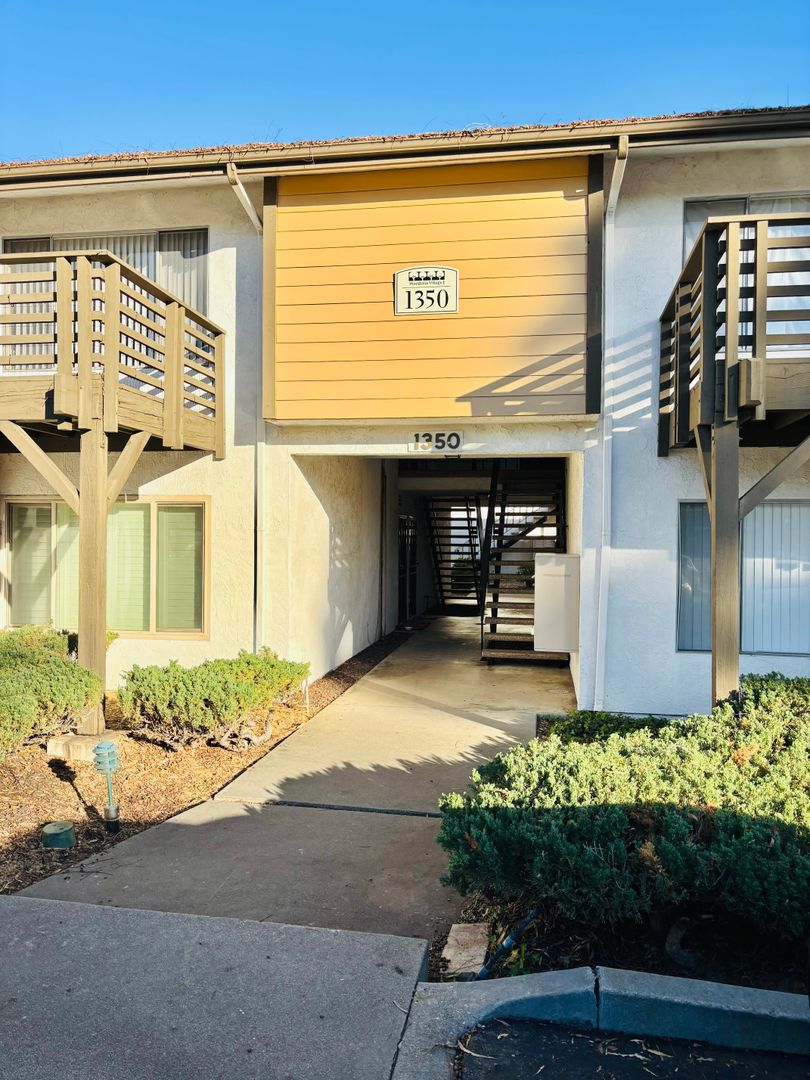 La Habra House: 1330 W. Lambert Rd. #126