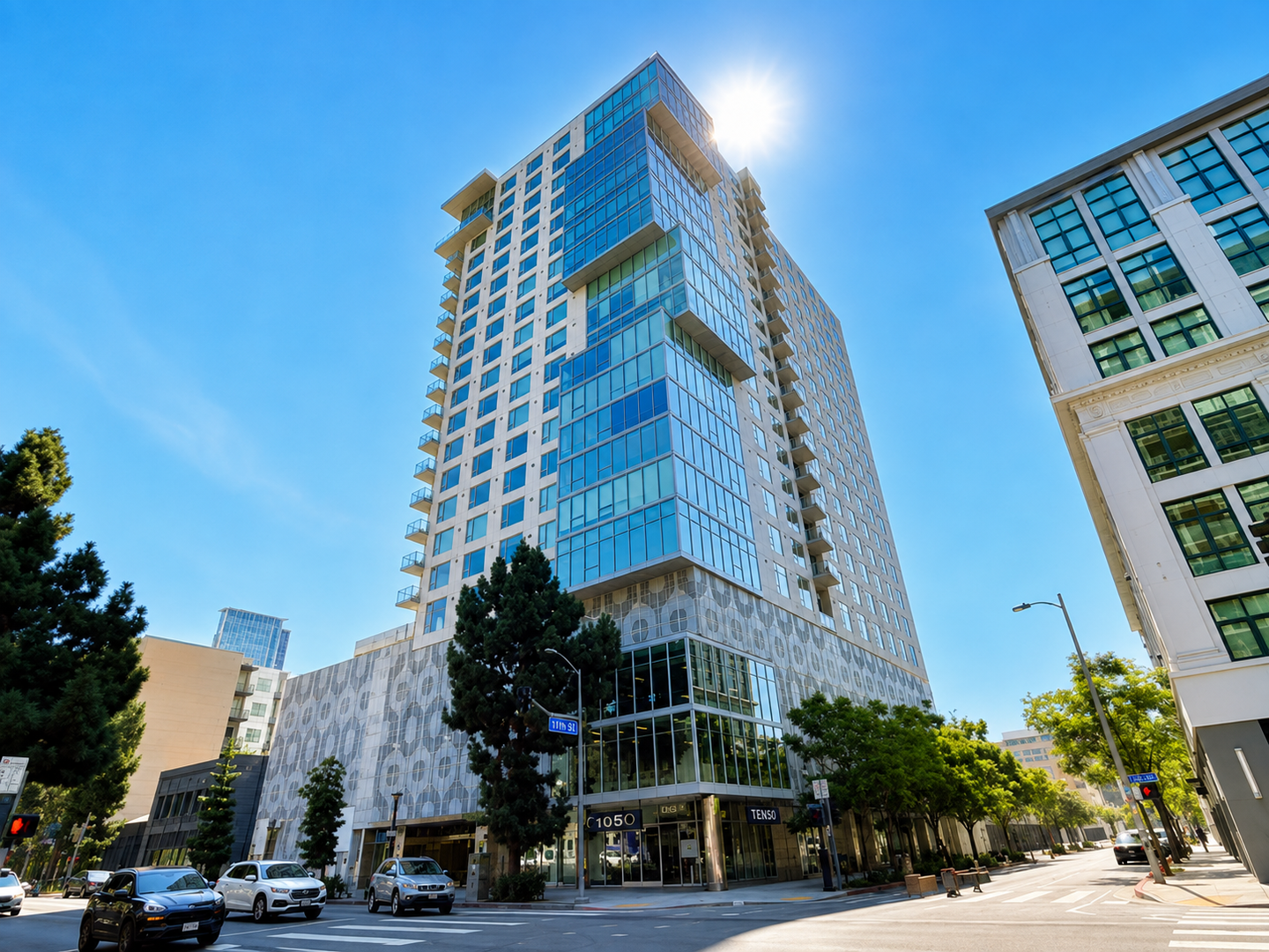Los Angeles Condo: 1050 S Grand Ave Unit 2004