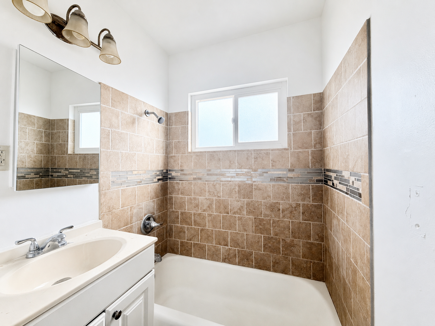 La Puente House: 1514 Hacienda Blvd