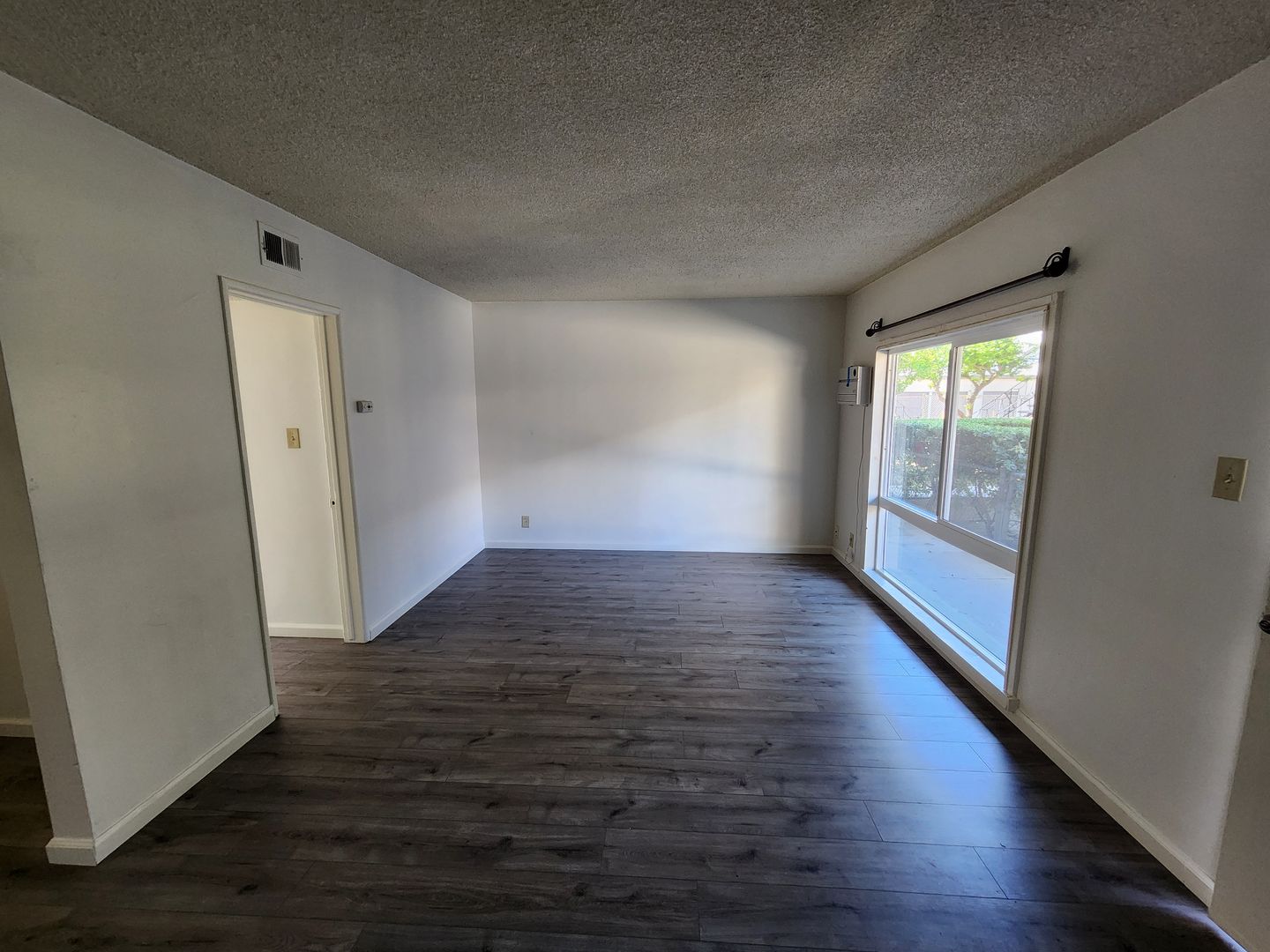 Anaheim Apartment: 411 N. Bush St.