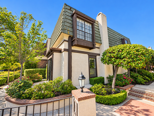 Luxury Living on Prestigious South Orange Grove Boulevard – photo 1