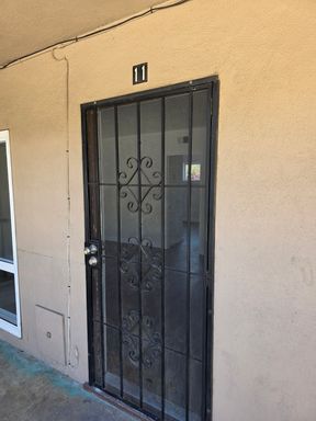 Newly Renovated 1 Bedroom Unit only 10 minutes from Disneyland – photo 1