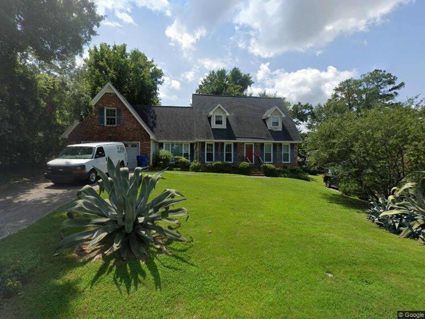 Columbia House: 3108 St. Louis Drive