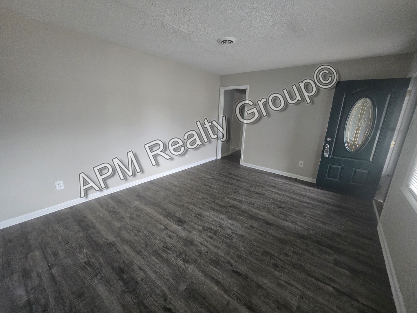 Columbia House: 330 Hanbury Drive