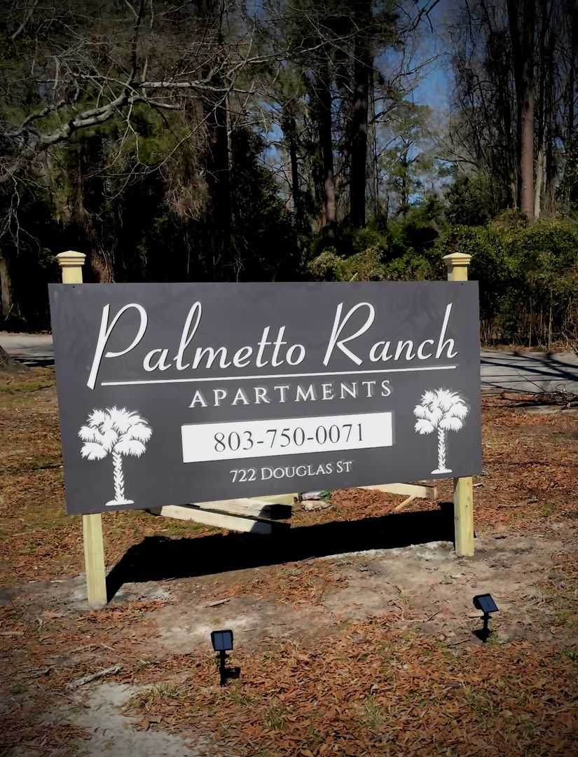 Camden House: 722-7A Douglas St