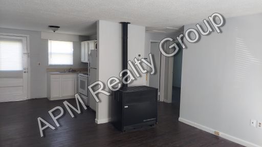 Two bedroom apt near Harden Street