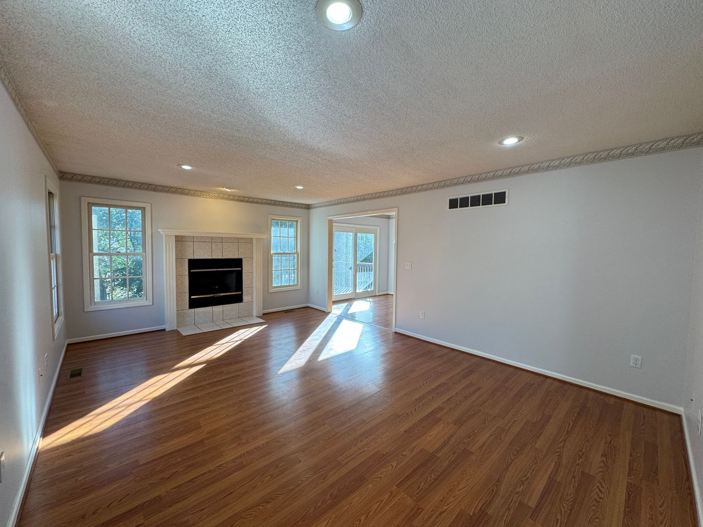 Warrensburg Apartment: 508 W Clark