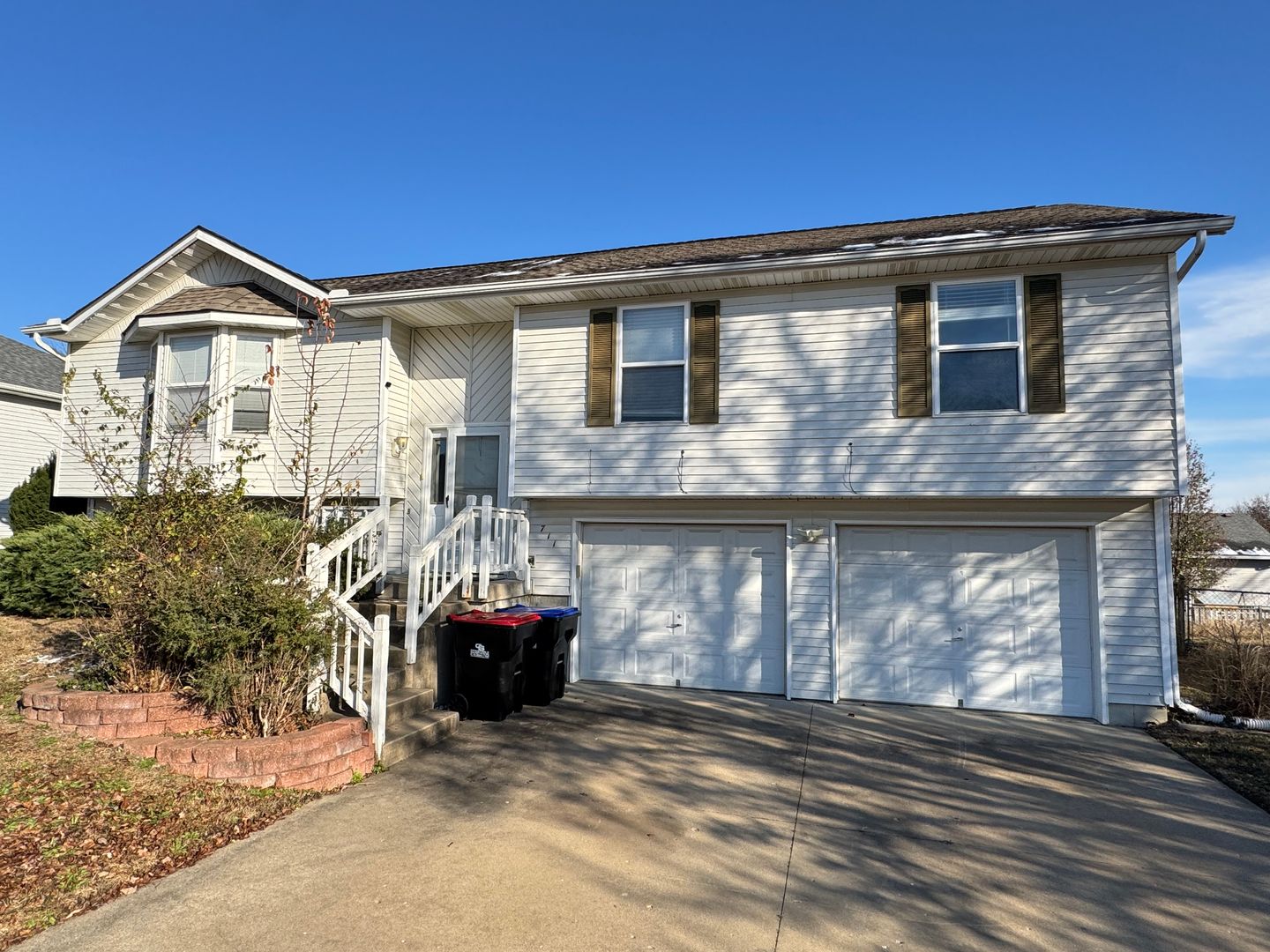 Warrensburg House: 711 Hallbrook Drive