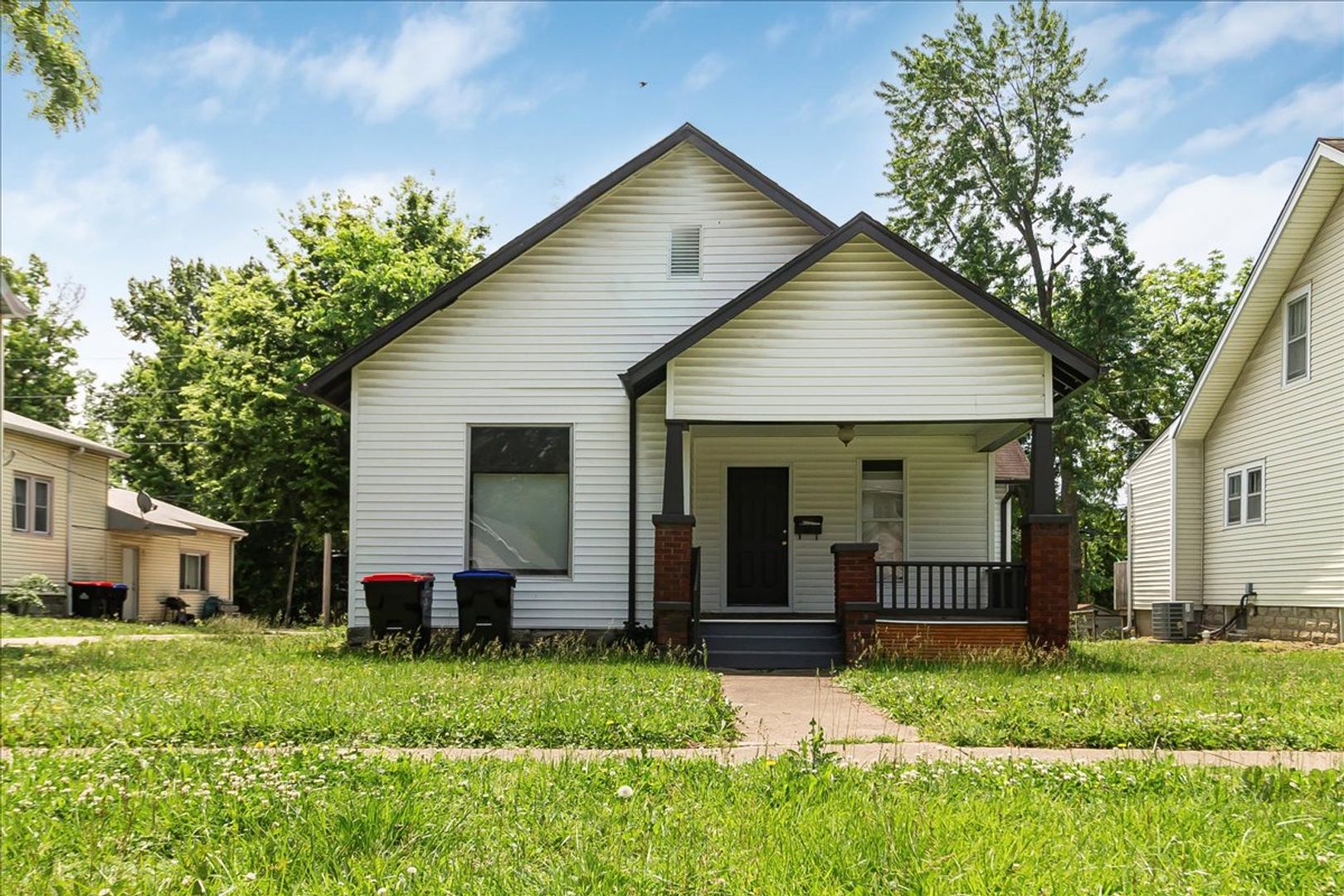4 beds, 3 baths