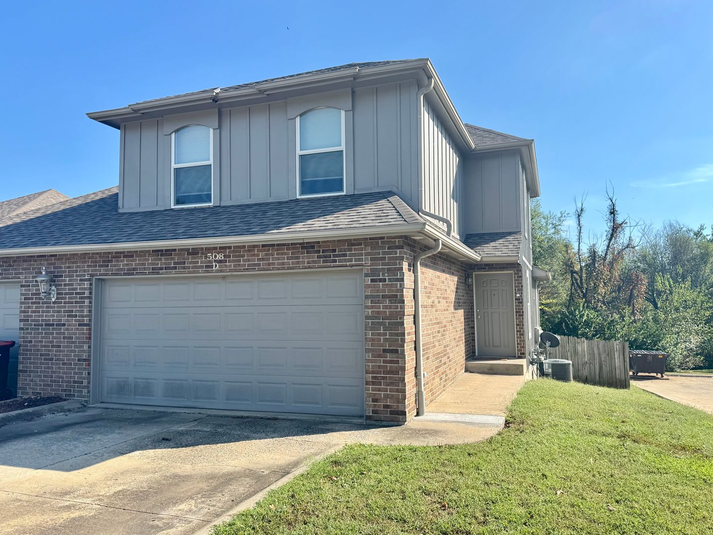 Warrensburg Apartment: 508 W Clark