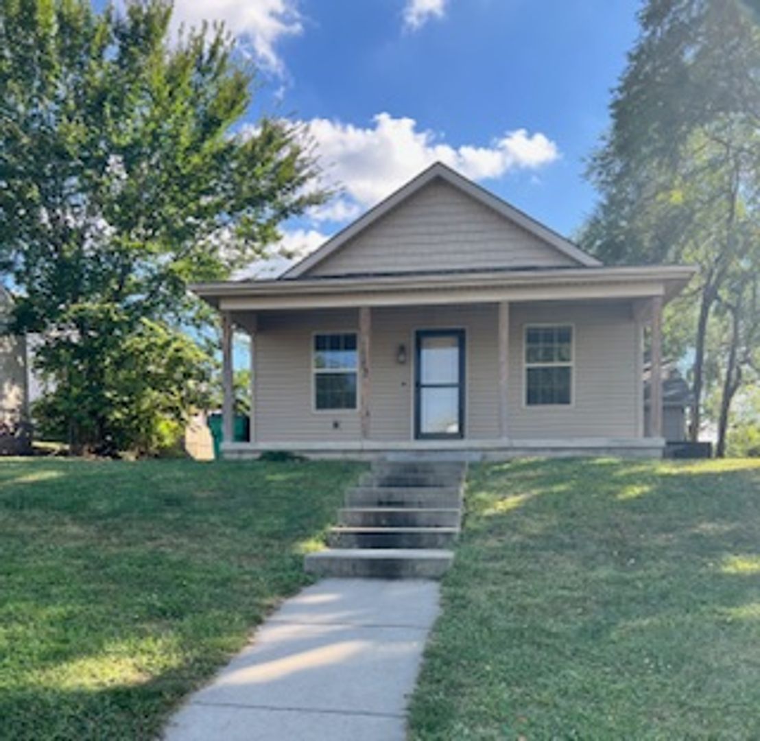 Platte City House: 113 Ferrell