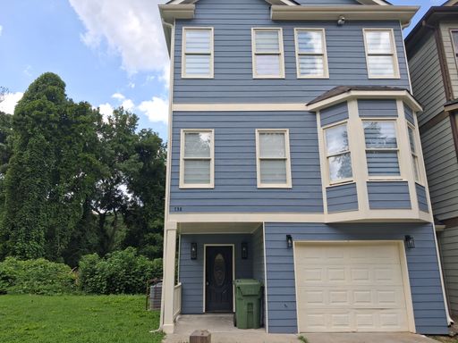 Spacious Three-Story Townhome – photo 1