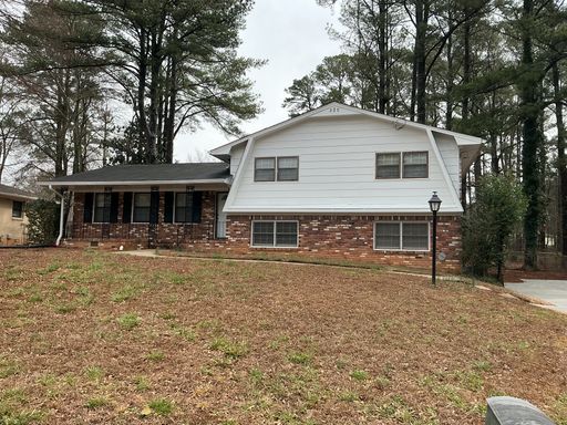 Move-in Ready Ranch with Recent Enhancements – photo 1