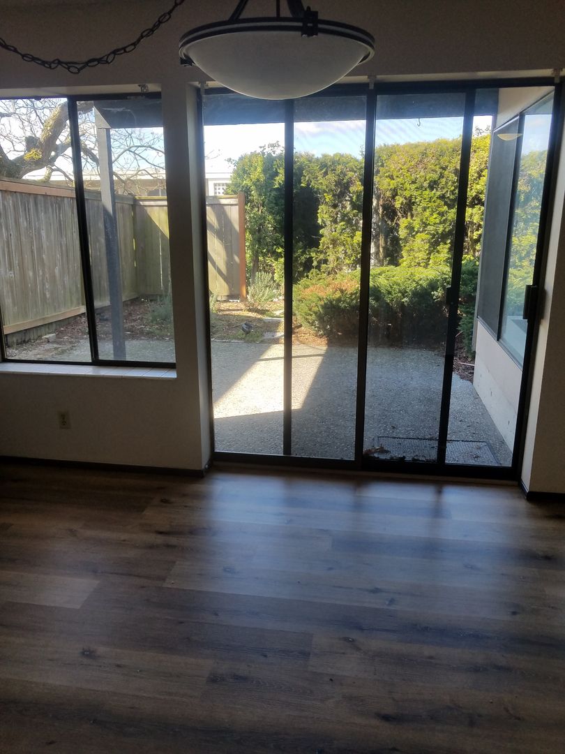 Seattle Apartment: 2517 13th Ave. West