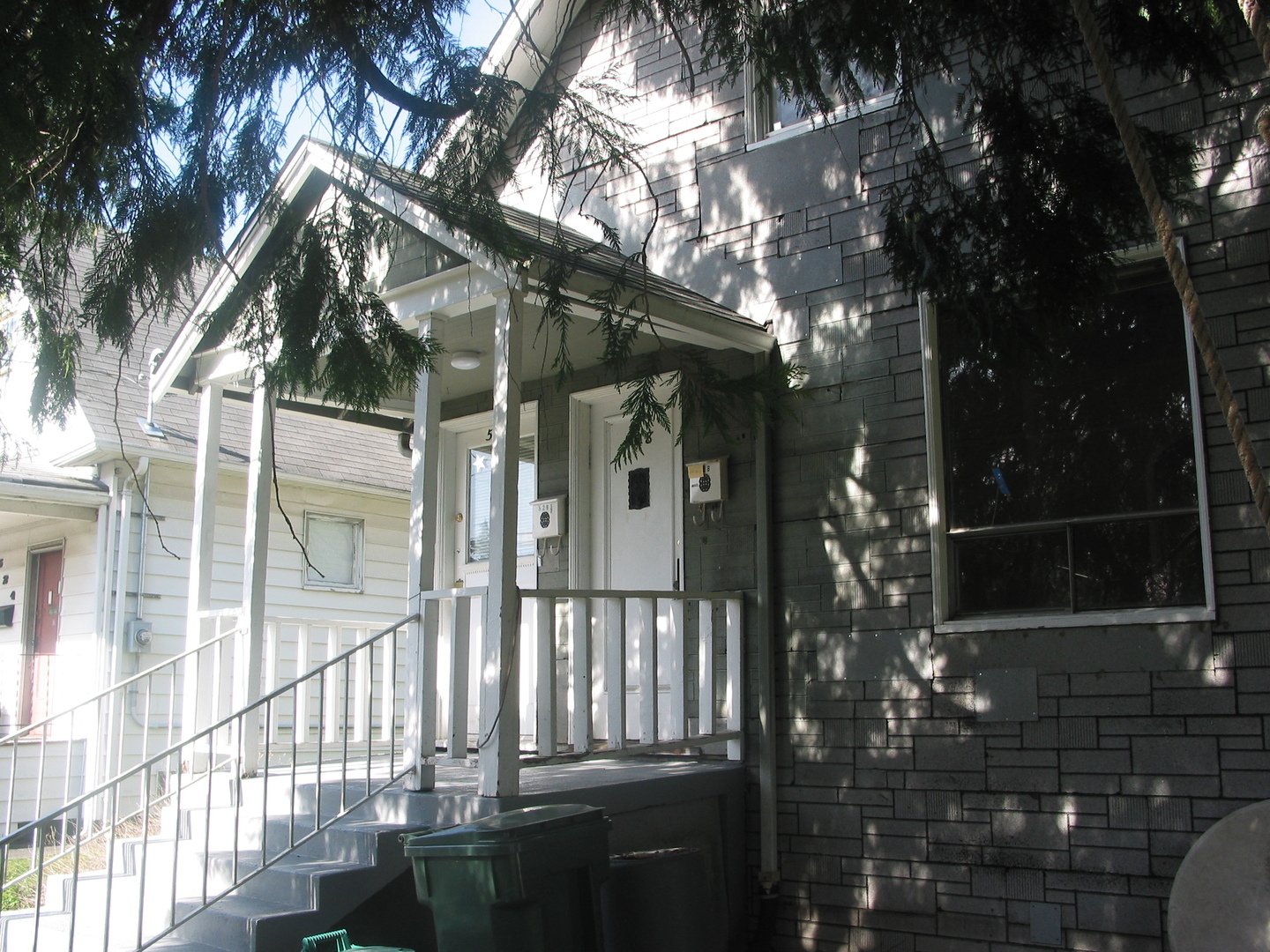 Seattle Apartment: 528  North 76th