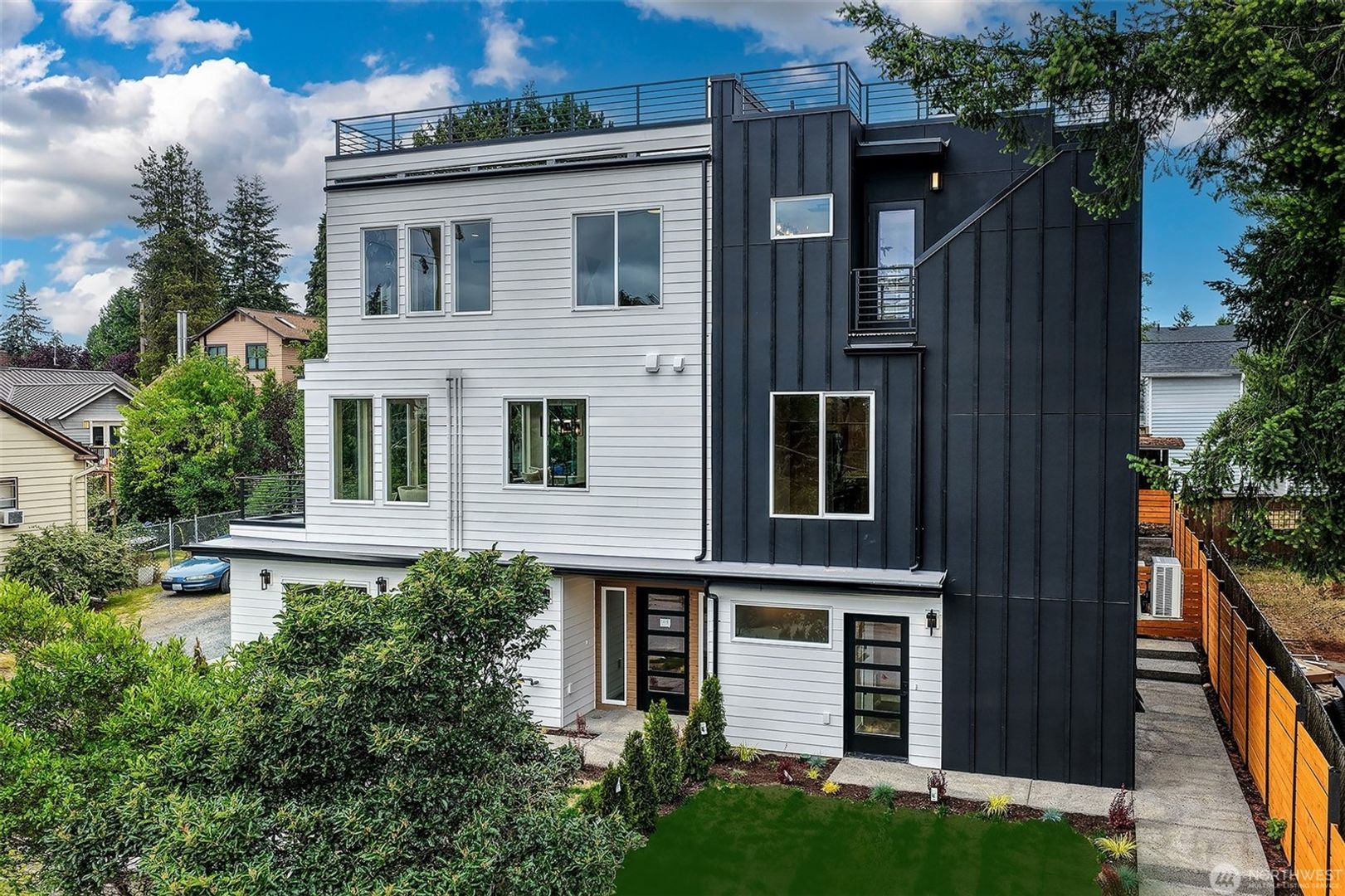Seattle House: 9813 Linden Ave