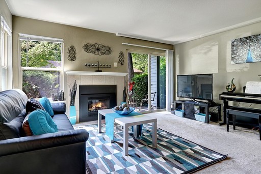2 Bedroom Redmond Condo - Pool, Basketball Court, Community Room (Redmond) – photo 1