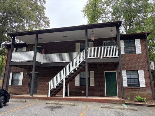 1027 Klyce St Apt A - Available Now ✨ Free 2-Week Move-In Special ✨