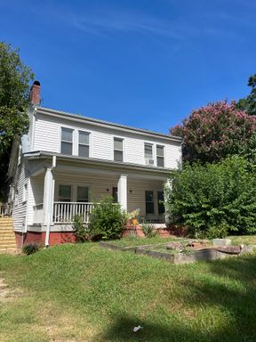 910 Arnette Ave. (UP) - Available now! – photo 1