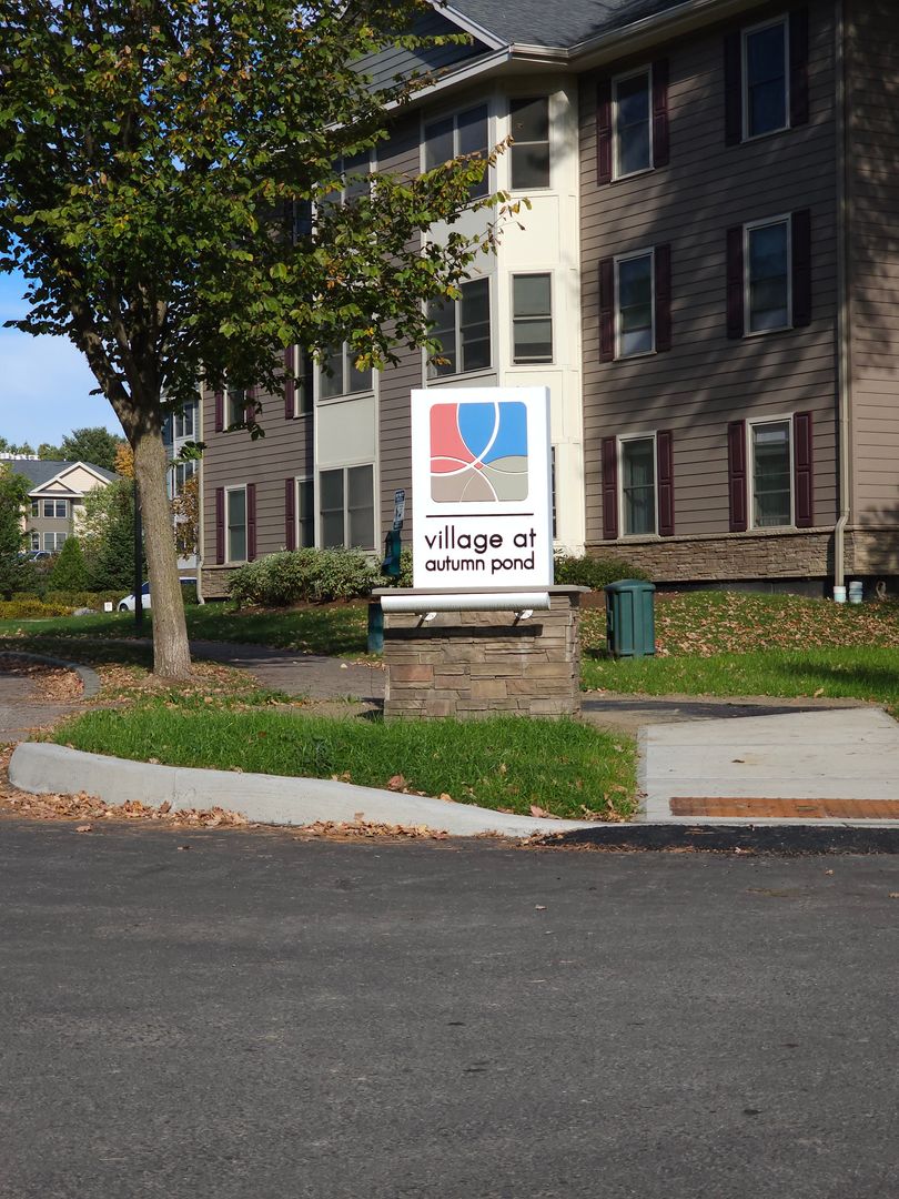 Essex Junction Apartment: 375 Autumn Pond Way