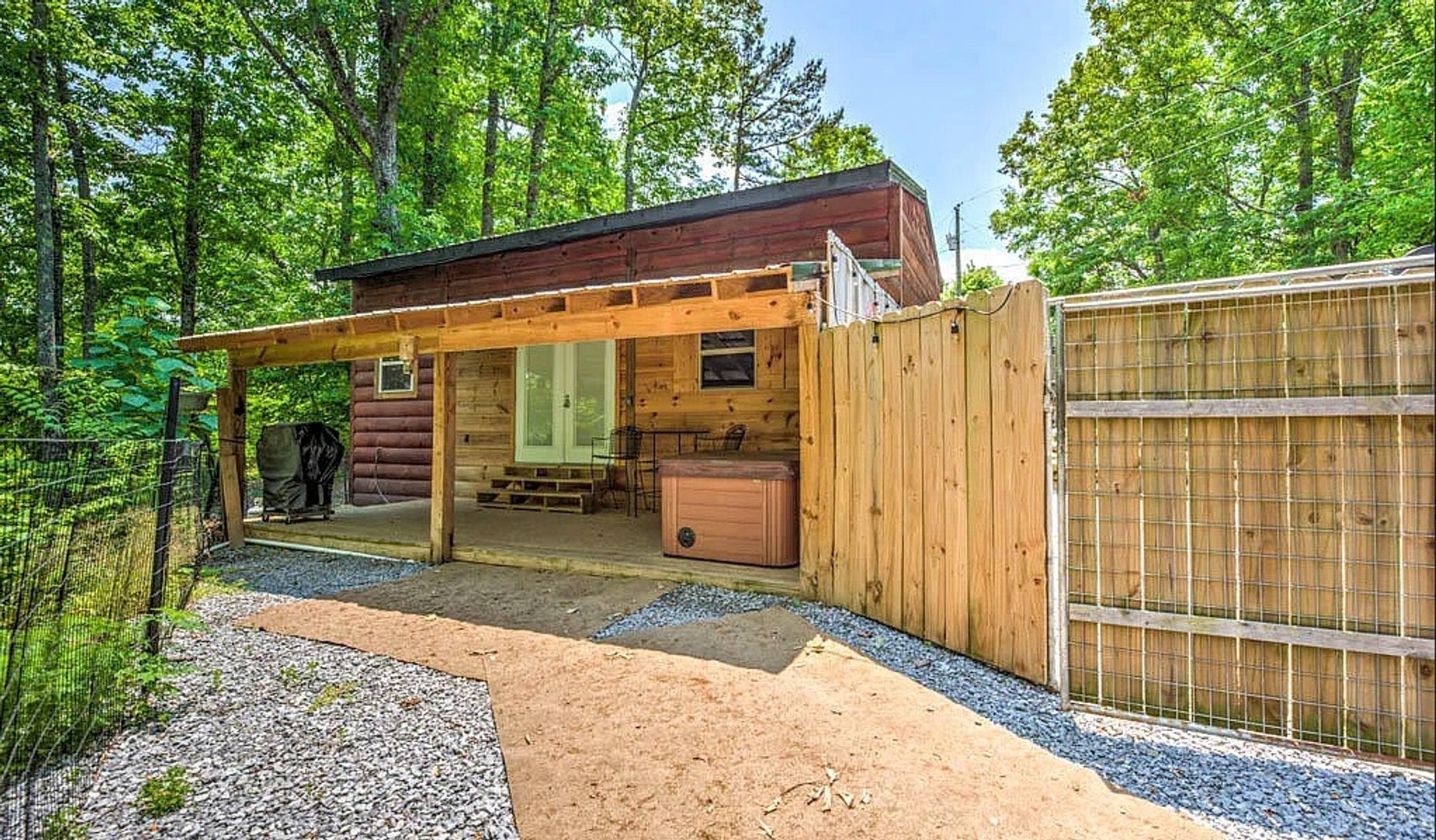 Sevierville Apartment: 3568-3570 Old Mountain Road