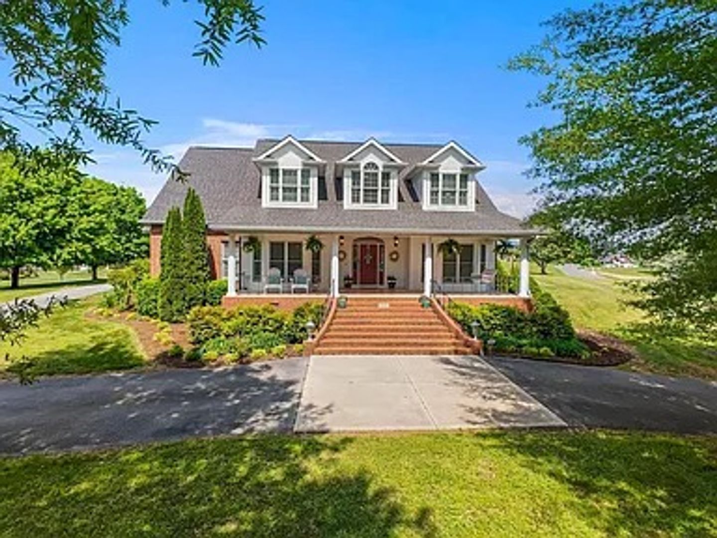 Sevierville House: 1729 Harrisburg Mill Rd