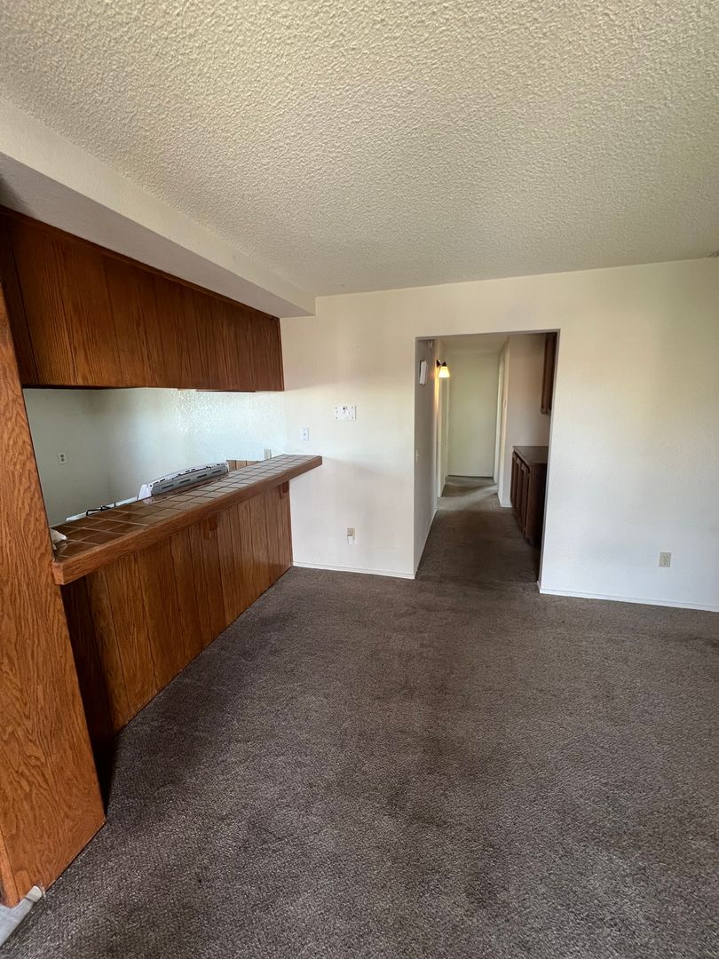 Bakersfield Apartment: 2708 Villalovos Ct