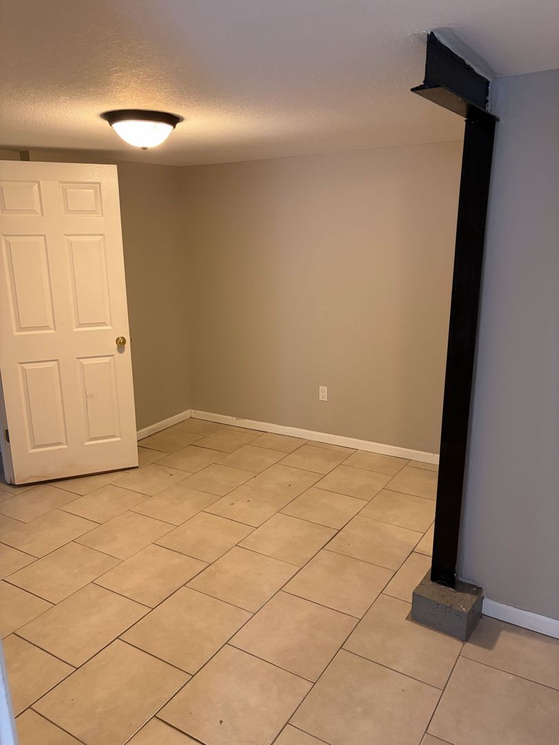 407 Pecan Street — 5