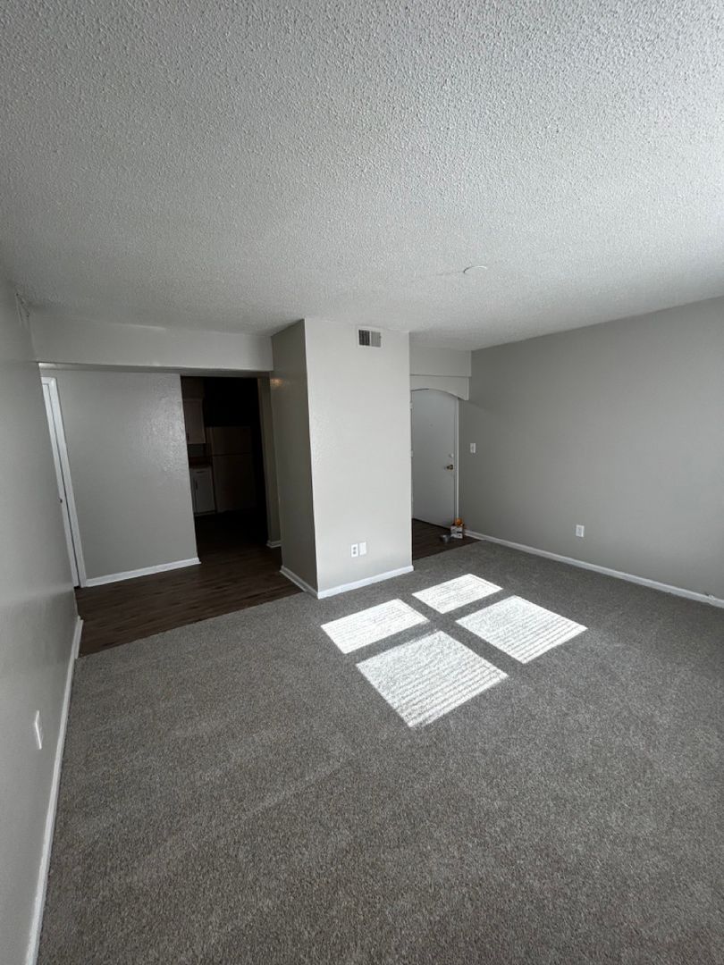 1411 W Maple Avenue — 3
