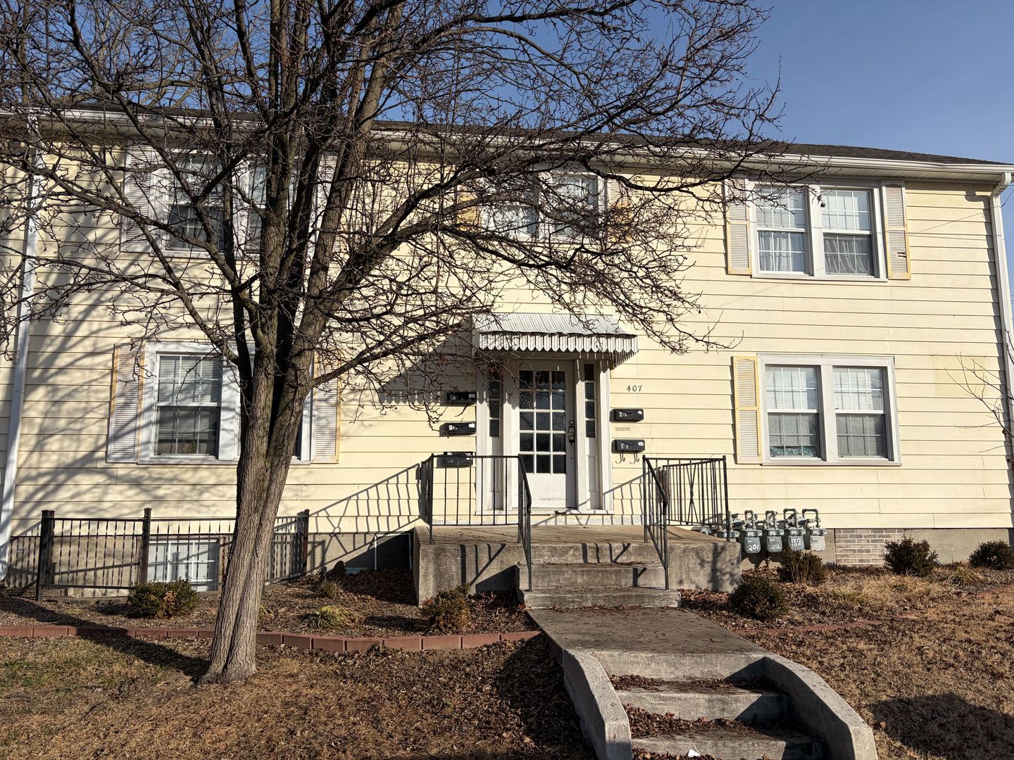 Columbia Apartment: 407 Pecan Street