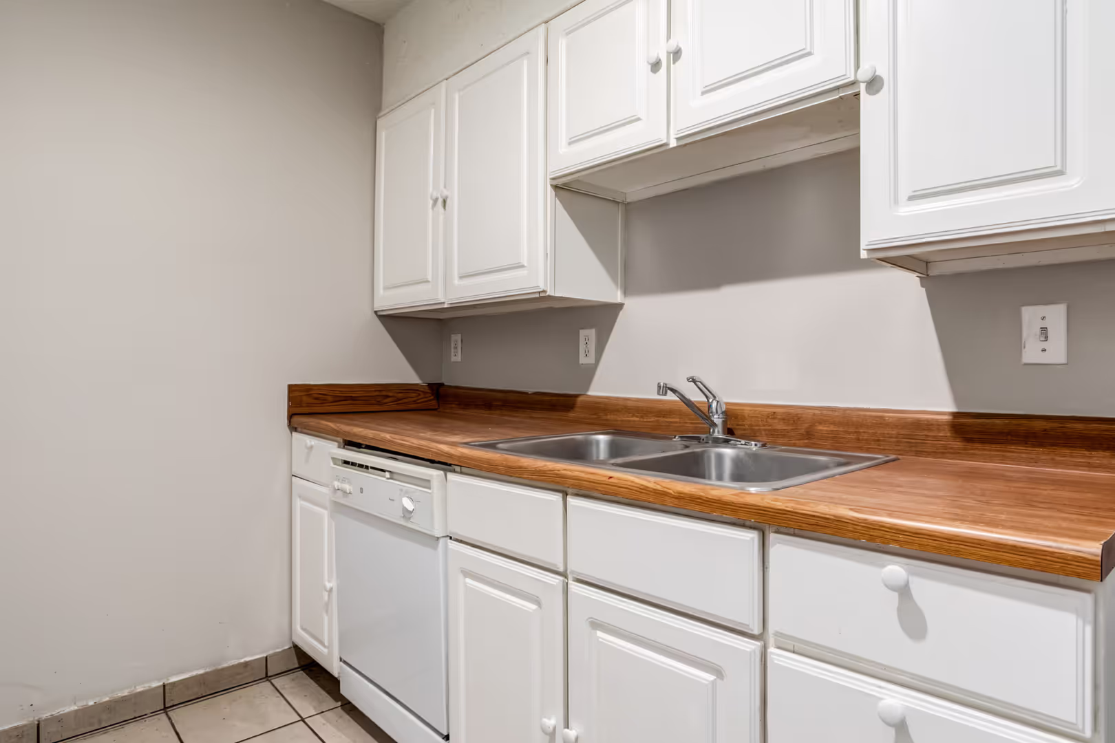 2613 Delavan Avenue — 5