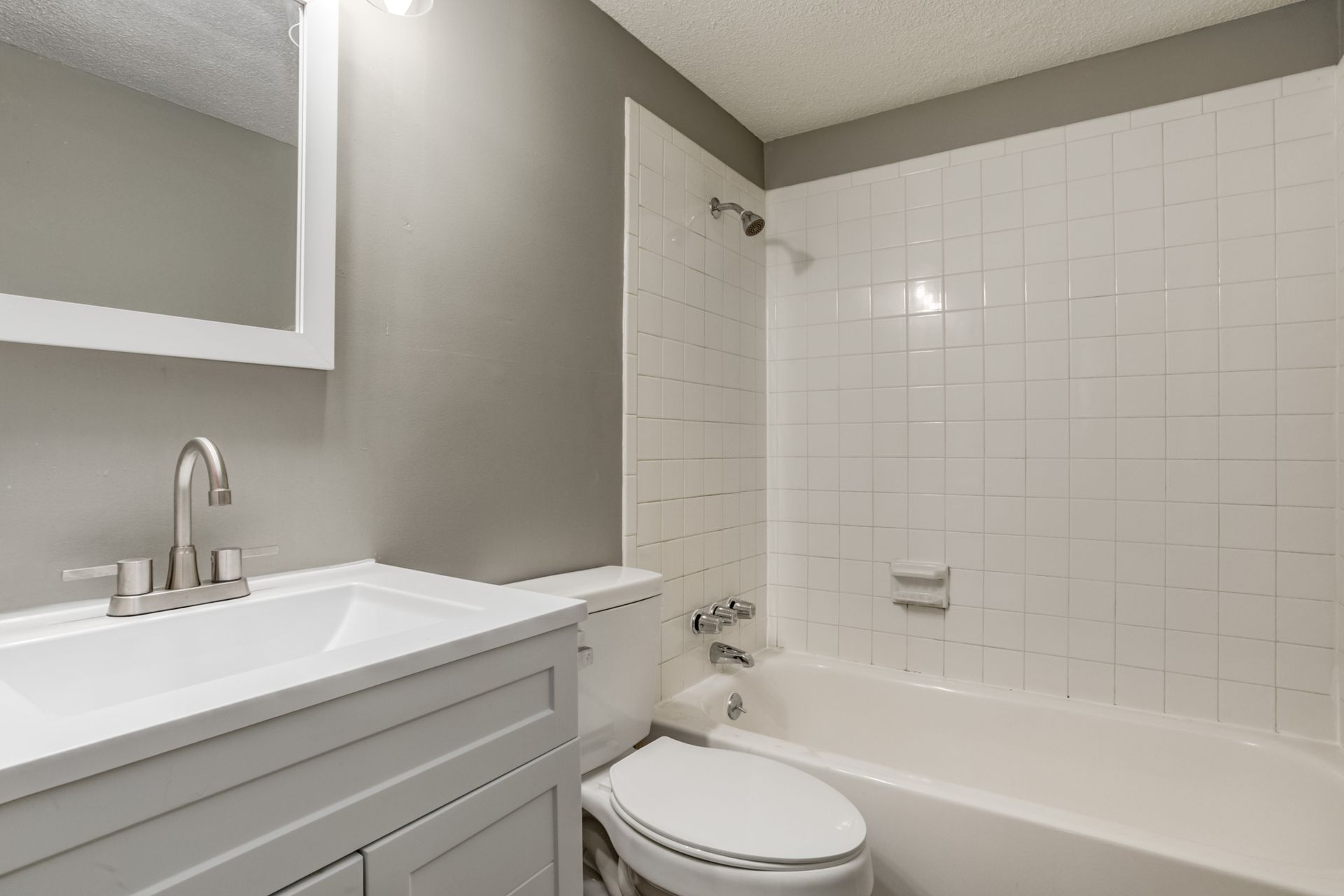 3052 N 58th St photo 4