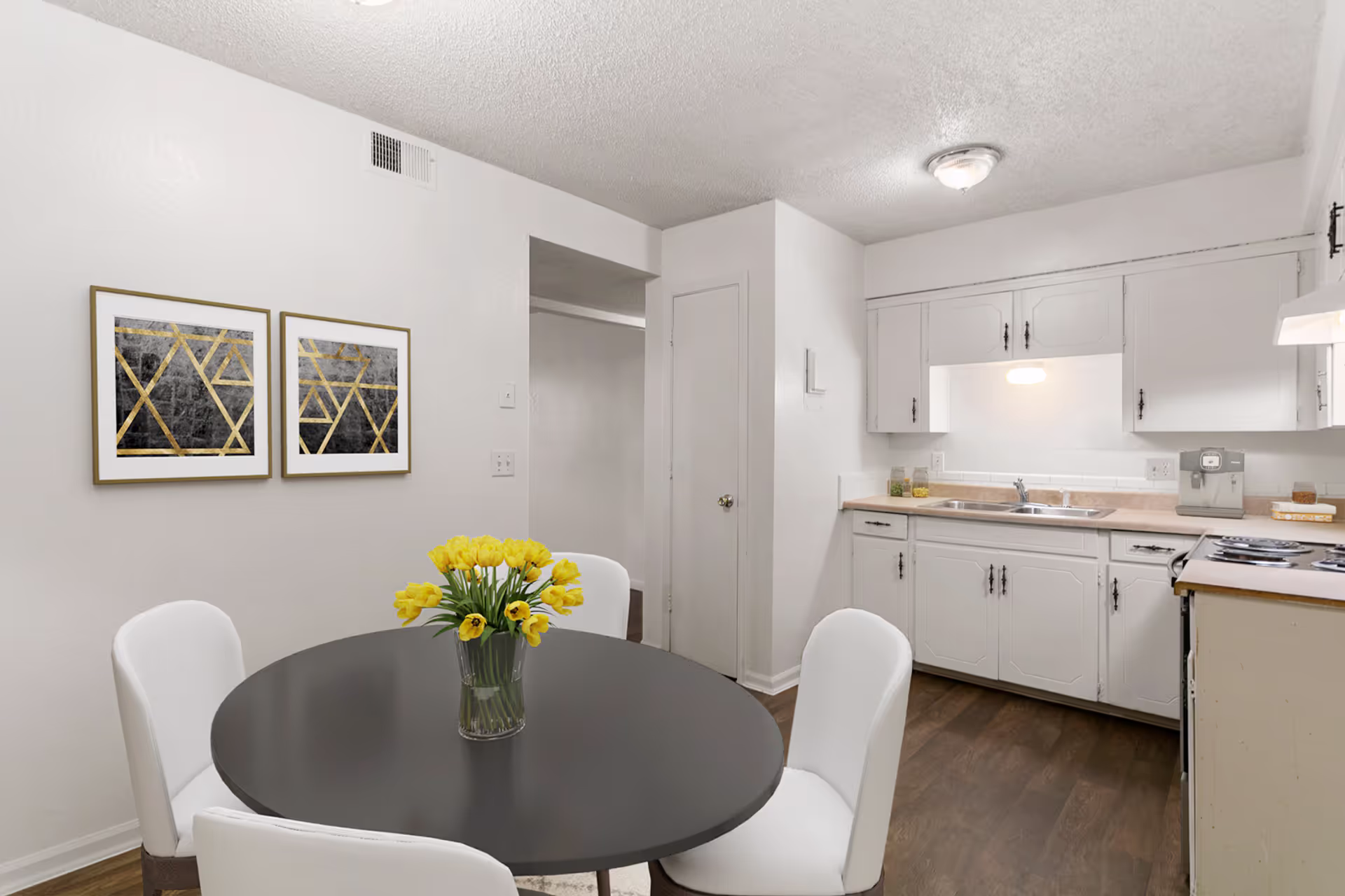 Maple Manor Apartments 6 of 12