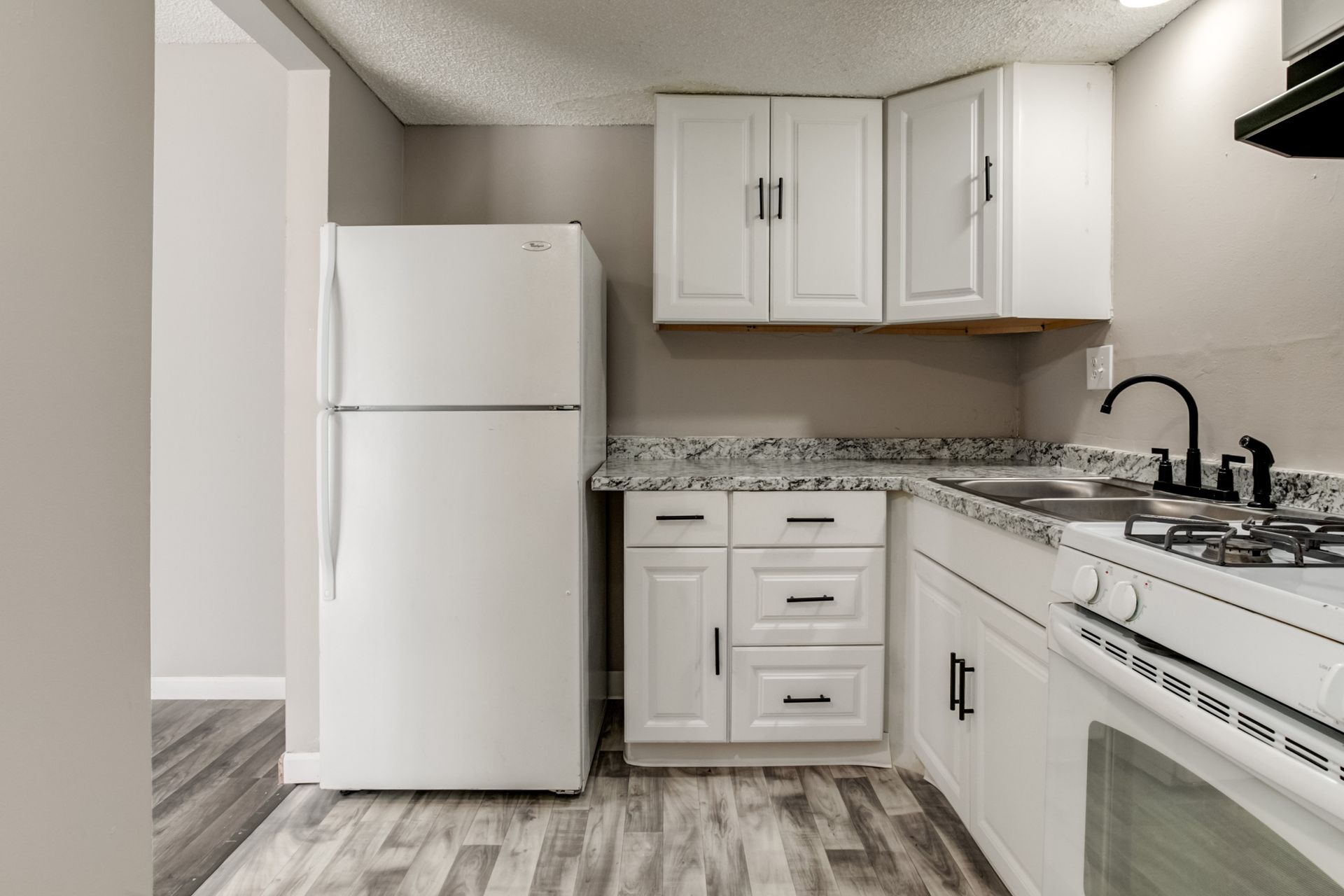 3307 Wood Avenue photo 5