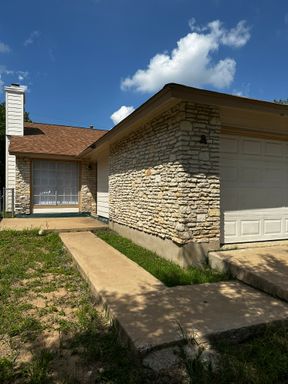 South East - 2 bedroom – photo 1