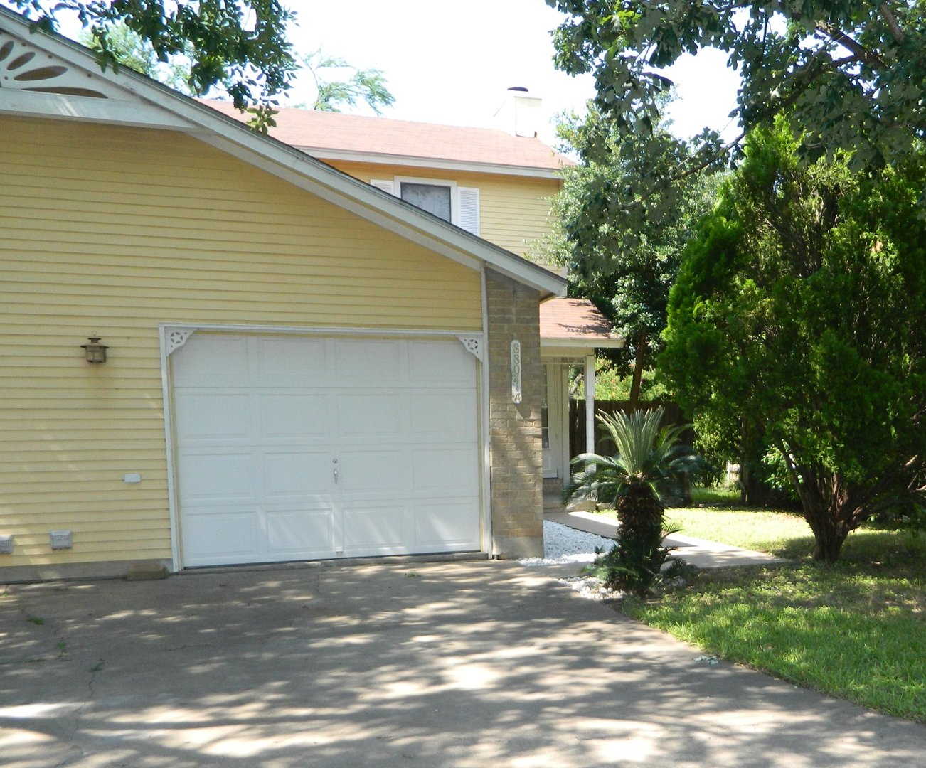 Austin Apartment: 8804 Springmail Cir